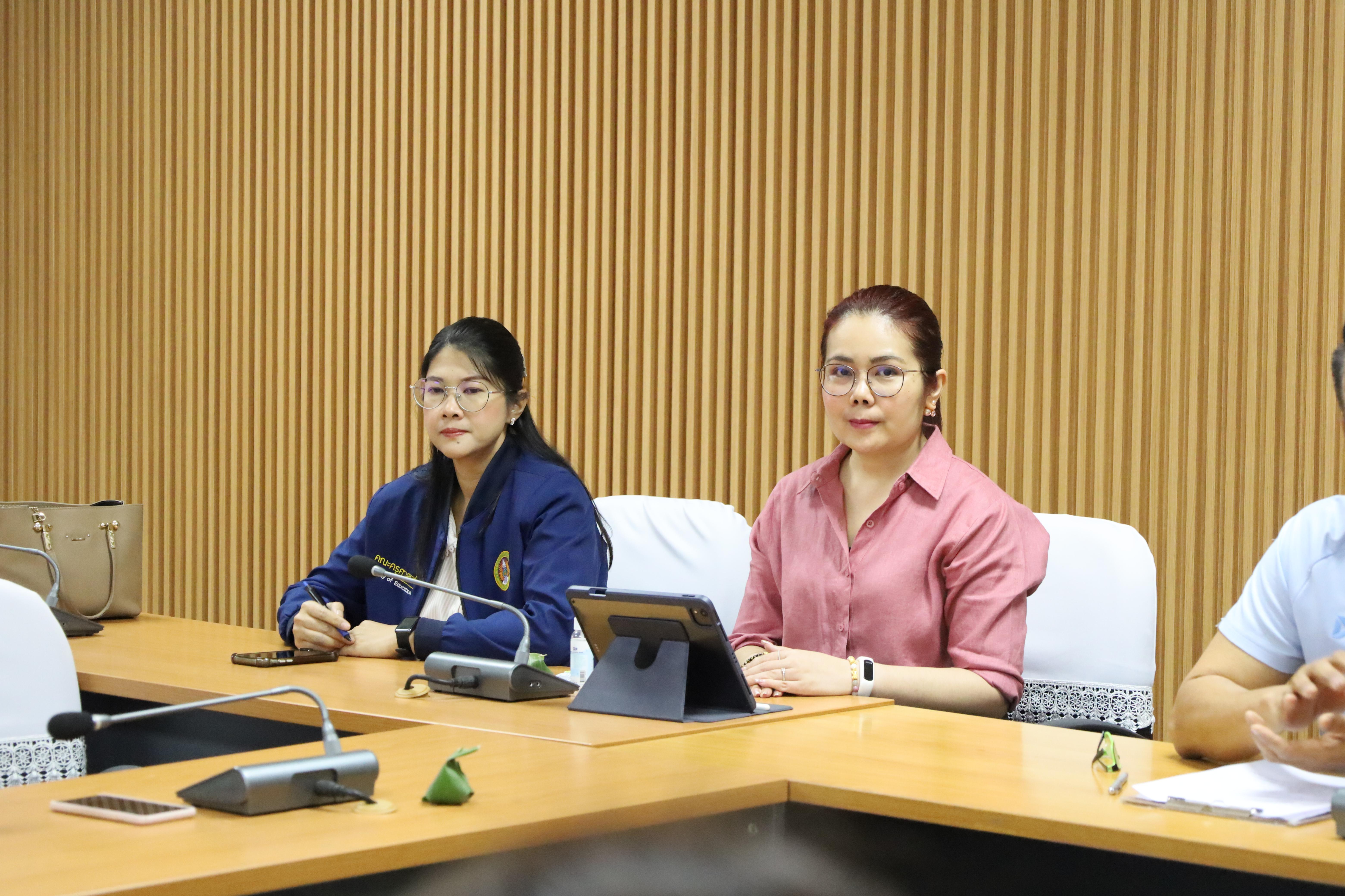 4. การประชุมเจ้าหน้าที่ และบุคลากรคณะครุศาสตร์